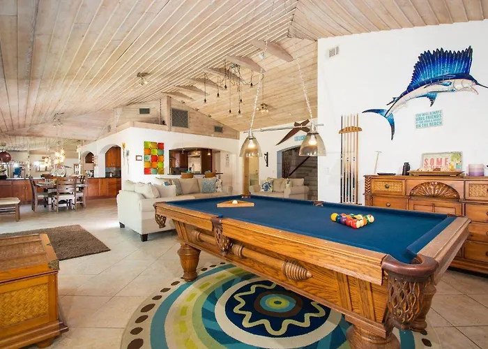 Bay Breeze House Waterfront With Pool Ferienhaus